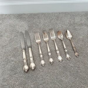 Elegant Silver Cutlery heritage 1947 Roger’s silver plates